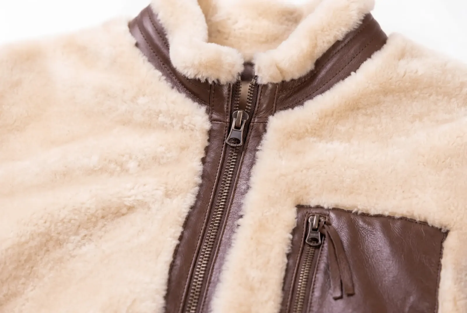 chamarra shearling crema